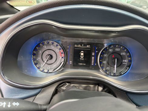 Used 2015 Chrysler 200 S FWD image 30