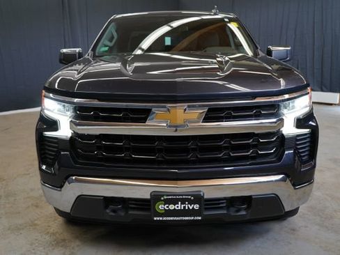 Used 2023 Chevrolet Silverado 1500 LT w/ Z71 Off-Road Package AWD/4WD image 2