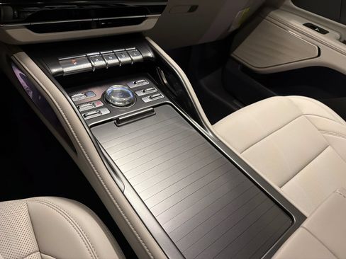 New 2026 Lincoln Nautilus Premier AWD/4WD image 27