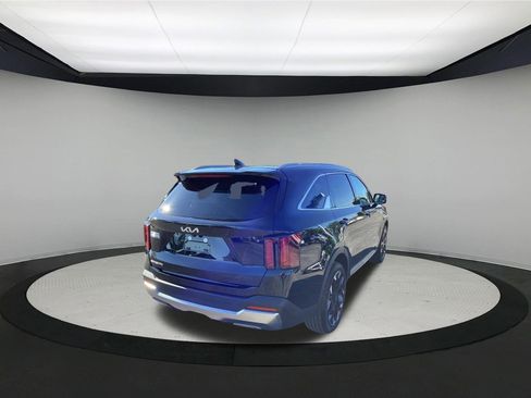 Used 2025 Kia Sorento EX w/ Panoramic Sunroof Package FWD image 8
