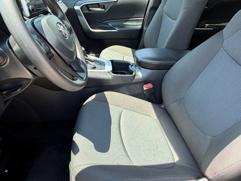 Used 2025 Toyota RAV4 XLE AWD/4WD image 23