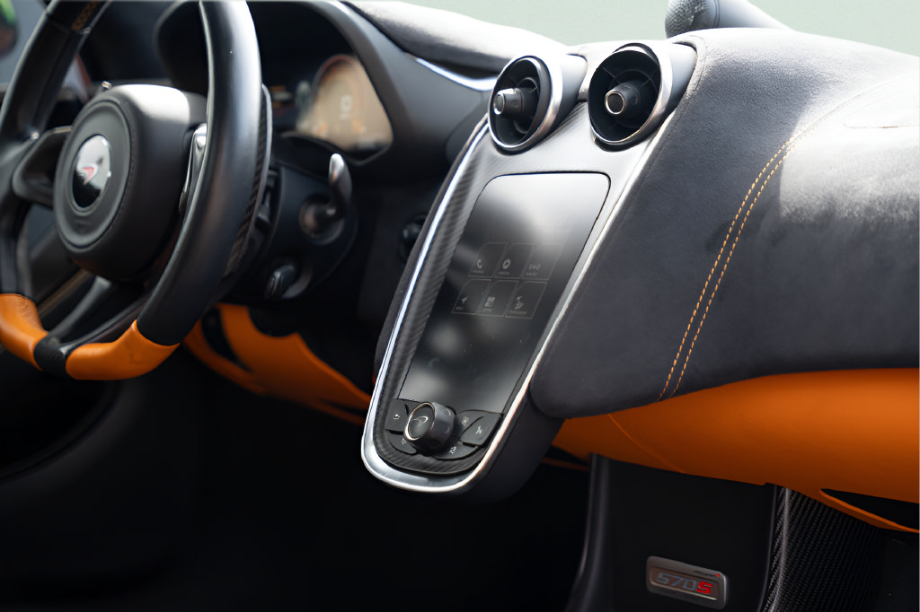 Used 2018 McLaren 570S Spider RWD image 45