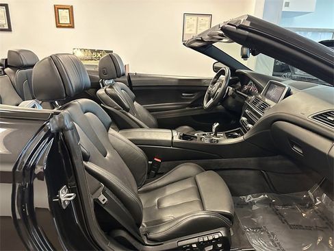 Used 2015 BMW M6 Convertible image 30