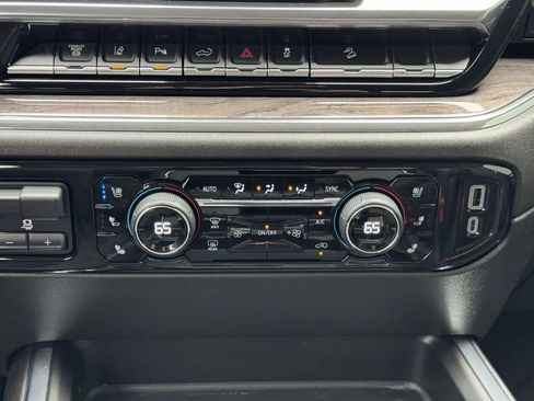 Used 2024 Chevrolet Silverado 2500 LTZ w/ LTZ Convenience Package AWD/4WD image 5