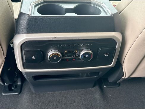Used 2024 Ford Expedition Limited image 27