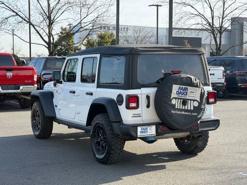 Used 2023 Jeep Wrangler Unlimited w/ Cold Weather Group image 9