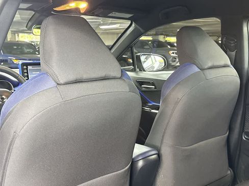 Used 2022 Toyota C-HR XLE FWD image 23