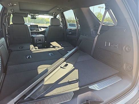 Certified 2024 Chevrolet Tahoe High Country w/ Premium Package AWD/4WD image 7
