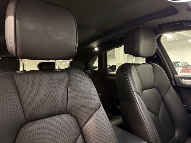 Certified 2026 Porsche Macan AWD/4WD image 27