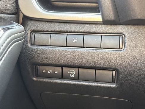 Used 2023 Nissan Rogue SV image 22