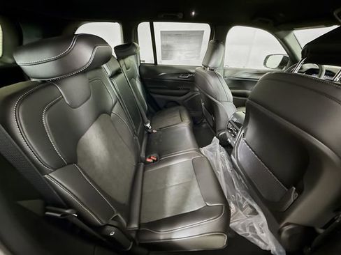 New 2025 Jeep Grand Cherokee Altitude image 26