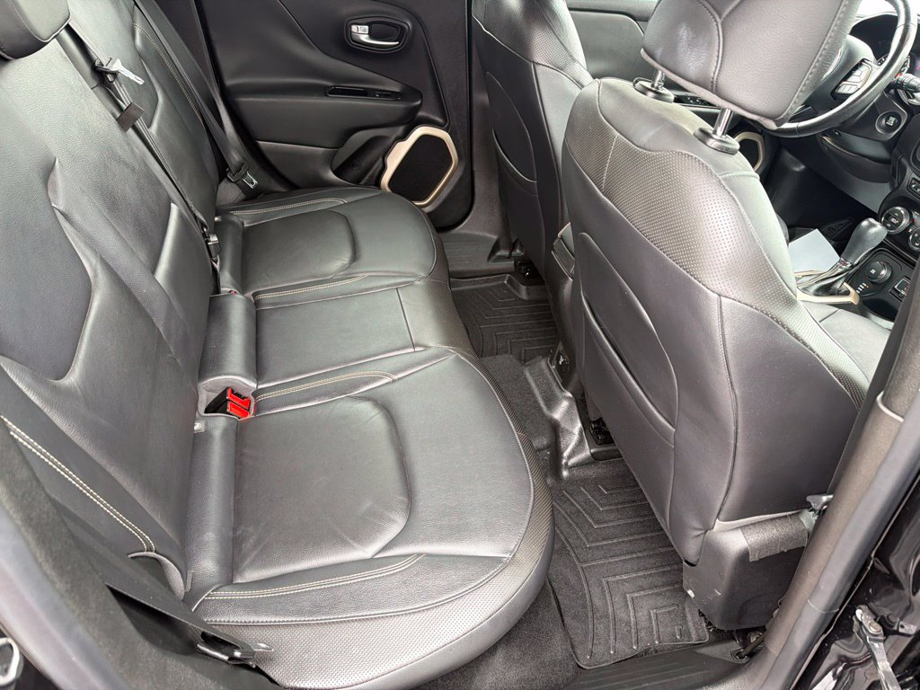 Used 2015 Jeep Renegade Limited AWD/4WD image 40