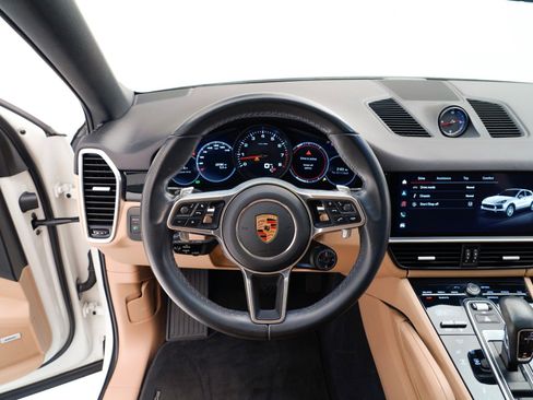 Used 2023 Porsche Cayenne Platinum Edition image 21