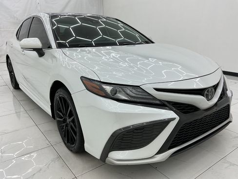 Used 2021 Toyota Camry XSE w/ Navigation Package FWD image 3