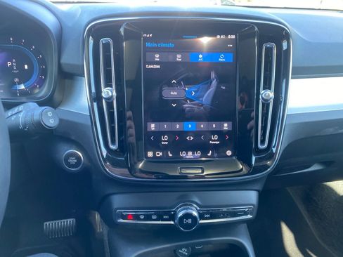 Used 2024 Volvo XC40 B5 Core AWD/4WD image 14