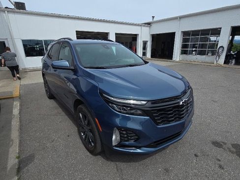 Used 2024 Chevrolet Equinox RS FWD image 1
