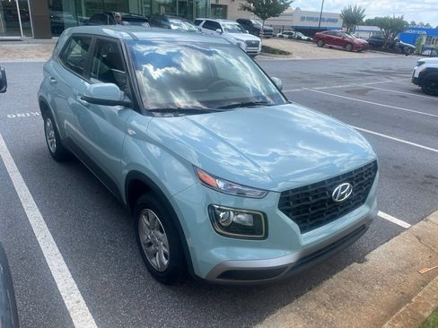 Used 2026 Hyundai Venue SE FWD image 3