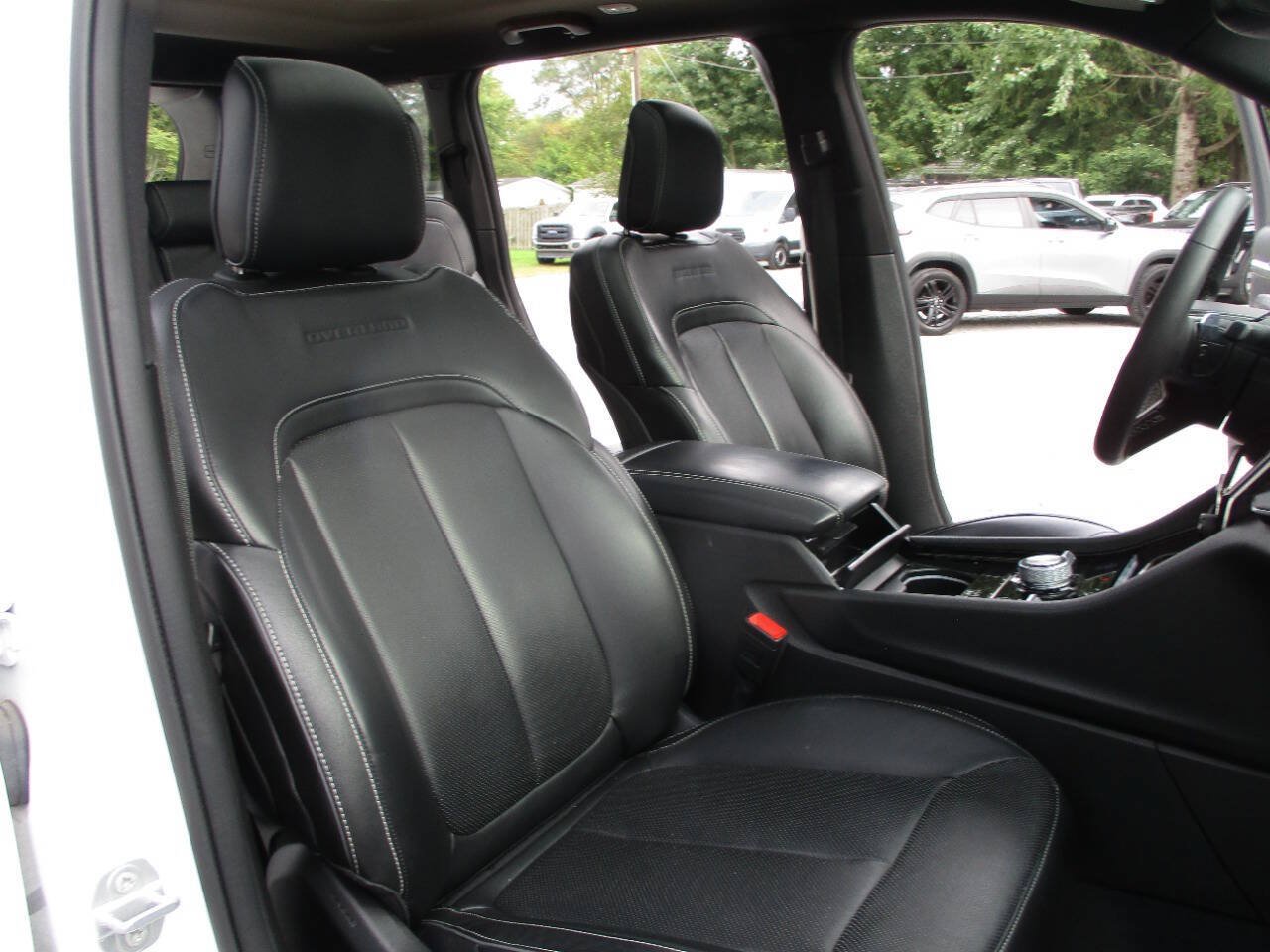 Used 2023 Jeep Grand Cherokee Overland AWD/4WD image 26