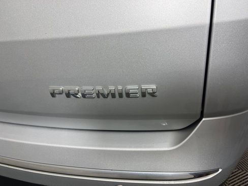 Used 2020 Chevrolet Traverse Premier image 18
