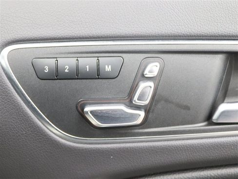 Used 2018 Mercedes-Benz GLA 250 4MATIC image 29