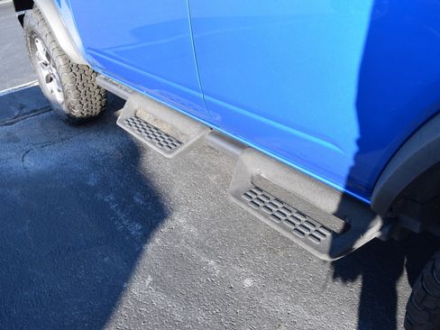 Used 2023 Ford Bronco Badlands image 7