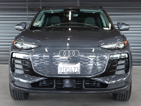 Used 2025 Audi Q6 e-tron Premium w/ Convenience Package image 13
