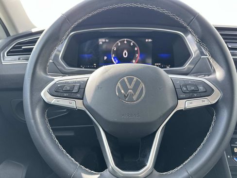 Used 2022 Volkswagen Tiguan SE image 20