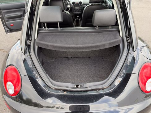 Used 2010 Volkswagen Beetle Coupe FWD image 21