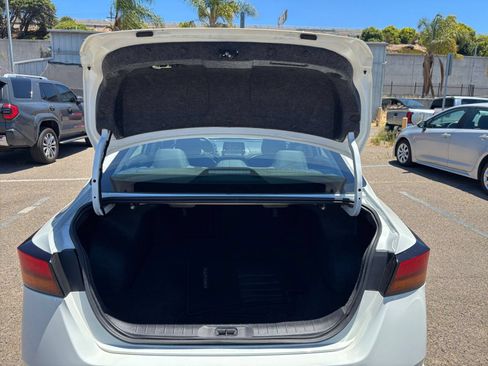 Used 2025 Nissan Altima 2.5 SV FWD image 31