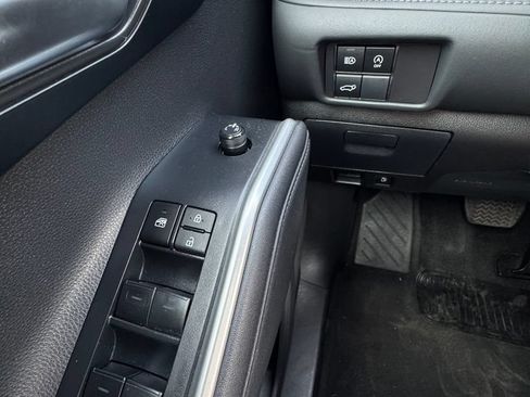 Used 2024 Toyota Highlander XSE AWD/4WD image 15