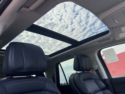 New 2025 Lincoln Navigator L Reserve image 25