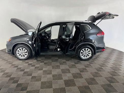 Used 2019 Nissan Rogue SV FWD image 11