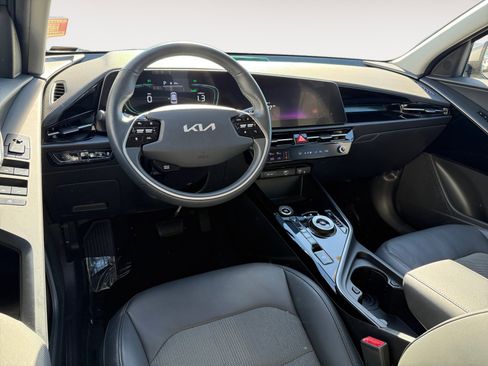 Used 2023 Kia Niro EX w/ EX Cold Weather Package image 15