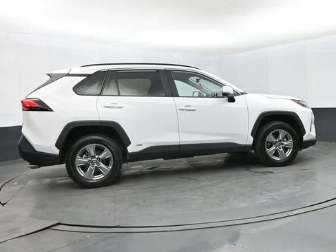 Used 2024 Toyota RAV4 XLE AWD/4WD image 4