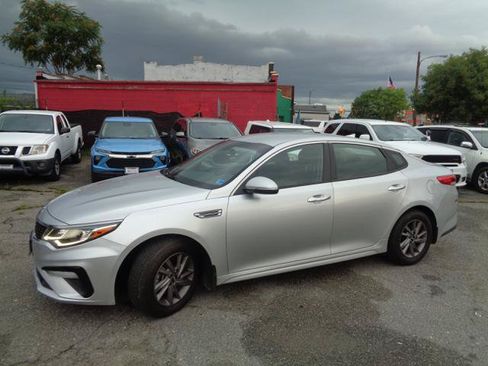 Used 2020 Kia Optima LX FWD image 3