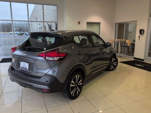 Used 2020 Nissan Kicks SR w/ SR Premium Package image 5
