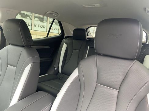 Certified 2025 Buick Envision Sport Touring image 17