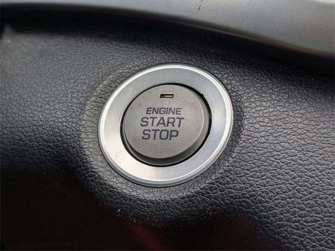 Used 2017 Hyundai Elantra Value Edition image 27