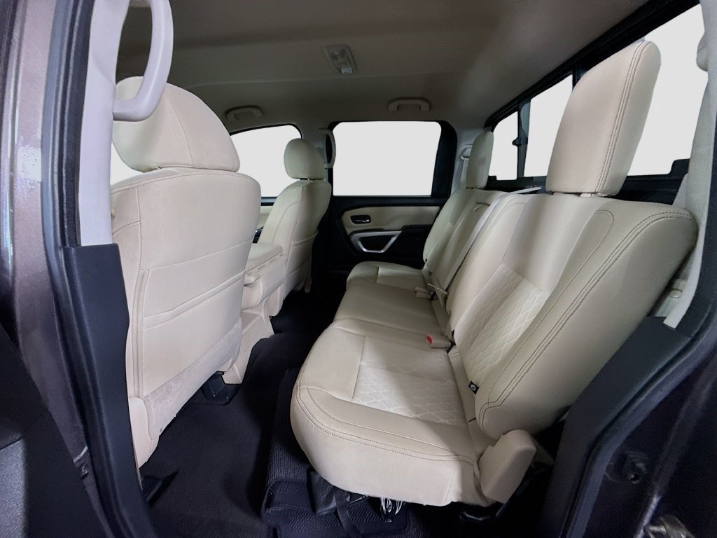 Used 2017 Nissan Titan SV RWD image 22