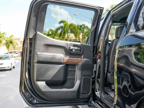 Used 2019 Chevrolet Silverado 1500 High Country w/ Technology Package AWD/4WD image 30