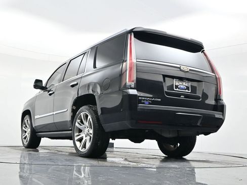 Used 2017 Cadillac Escalade Premium Luxury RWD image 54