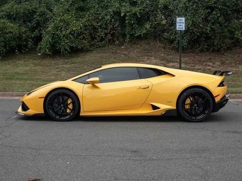 Used 2015 Lamborghini Huracan LP 610-4 image 32