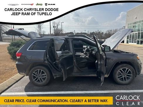 Used 2019 Jeep Grand Cherokee Laredo w/ Laredo X Package image 10