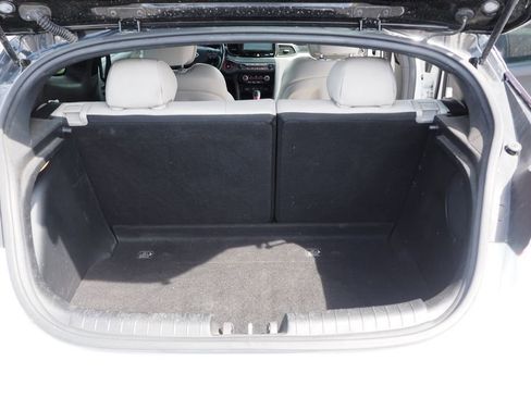 Used 2019 Hyundai Veloster Turbo Ultimate FWD image 16