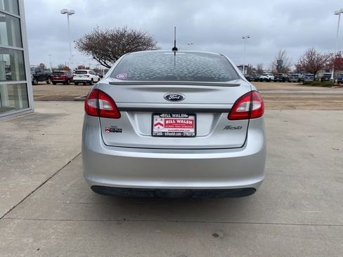 Used 2013 Ford Fiesta SE image 6