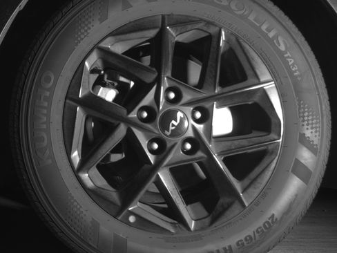 Used 2025 Kia K5 LXS image 12