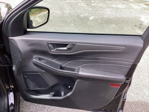 New 2025 Ford Escape Active image 25