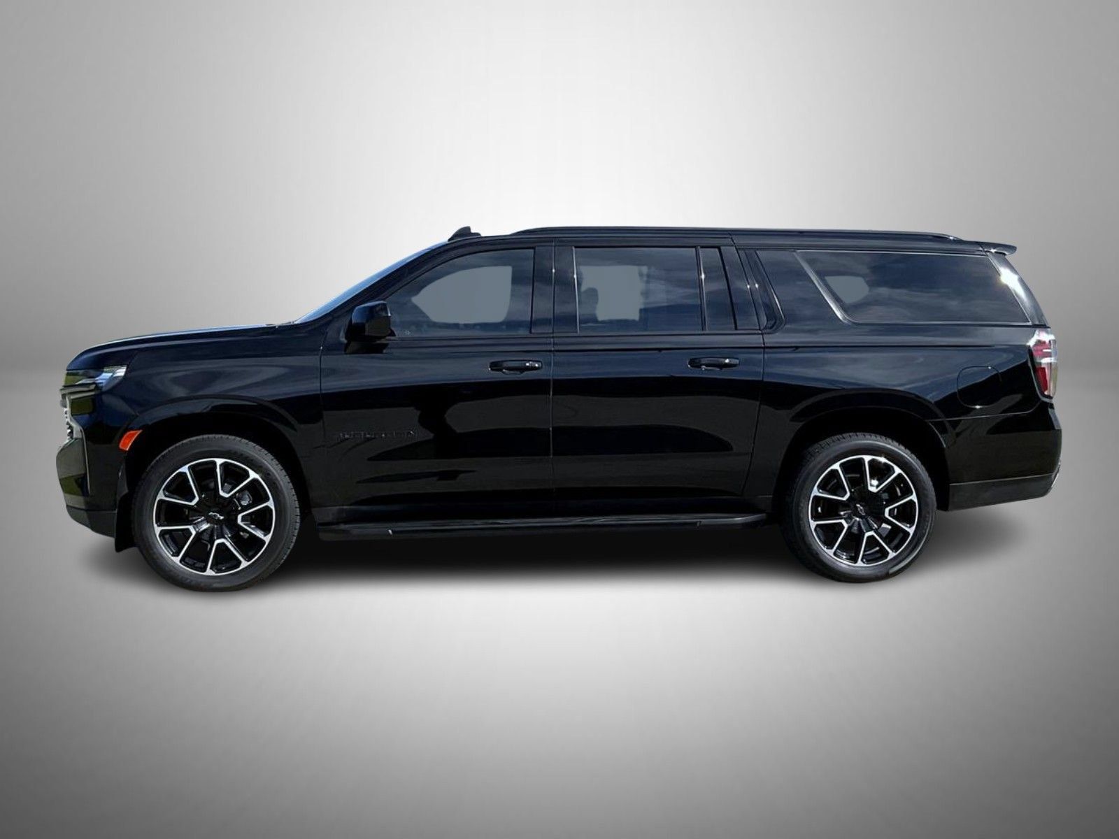 Used 2021 Chevrolet Suburban RST AWD/4WD image 8