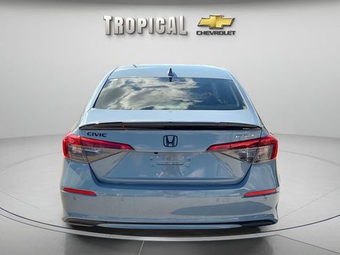 Used 2023 Honda Civic Touring image 4