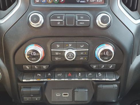 Used 2021 GMC Sierra 1500 AT4 w/ AT4 Value Package AWD/4WD image 27